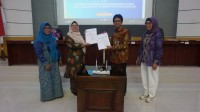 LLDikti Wilayah XI Melaksanakan pendatanganan kerja sama dengan Pusat Studi Gender STIMI Banjarmasin dalam rangka mendukung program Pemerintah terkait Pencegahan dan Penanganan Kekerasan Seksual