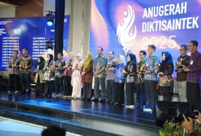 LLDIKTI Wilayah XI Raih 4 Penghargaan Anugerah Diktisaintek 2025